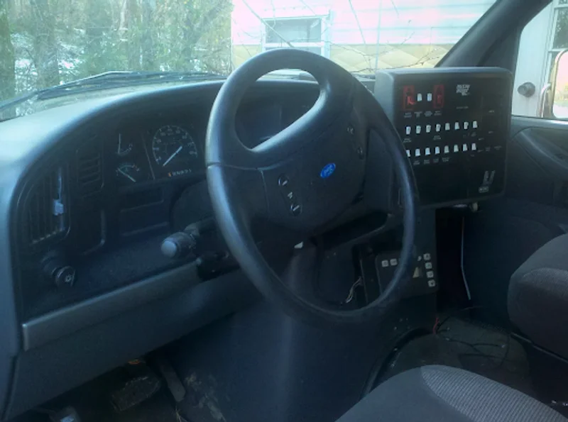 2002 Ford Ambulance 4