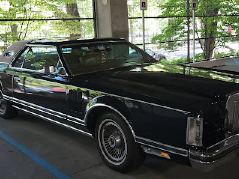 1977 Lincoln Mark V 3