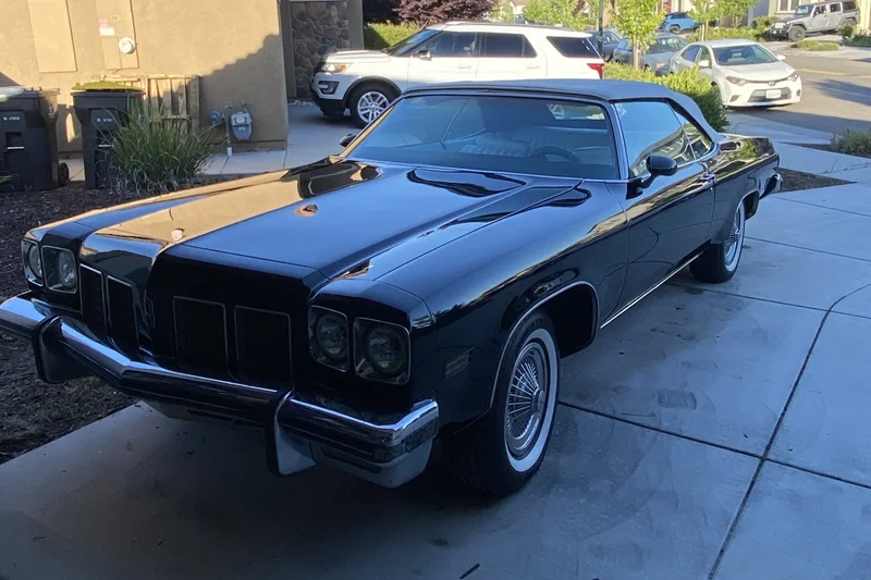 1975 Oldsmobile Delta 88 Royale 3