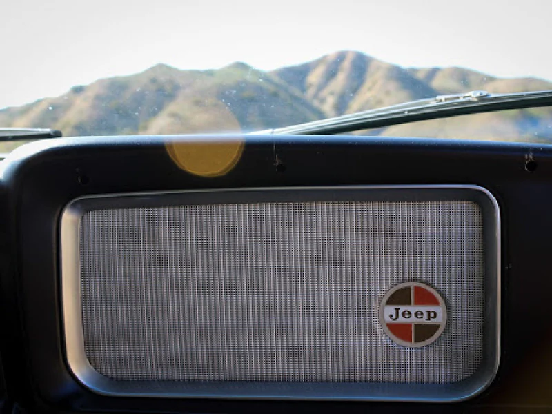 1970 Jeep Wagoneer 3