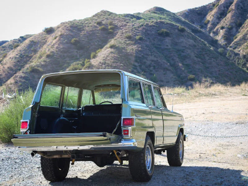 1970 Jeep Wagoneer 6