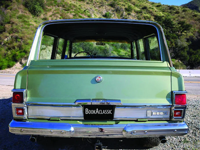 1970 Jeep Wagoneer 9
