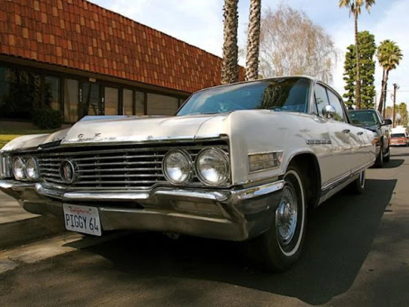 1964 Buick Electra 225 2