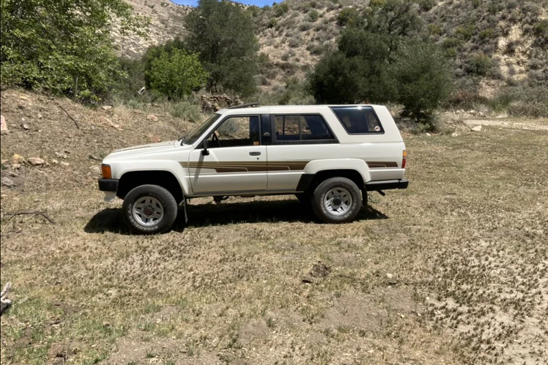 1986 Toyota 4Runner SR5 3