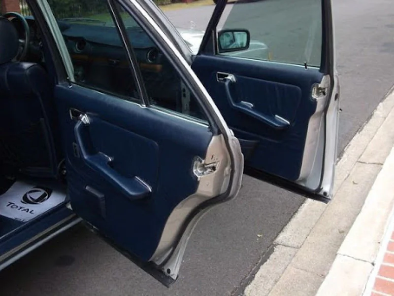 1985 Mercedes-Benz 300D Turbo 14