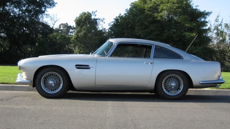 1961 Aston Martin DB4 3