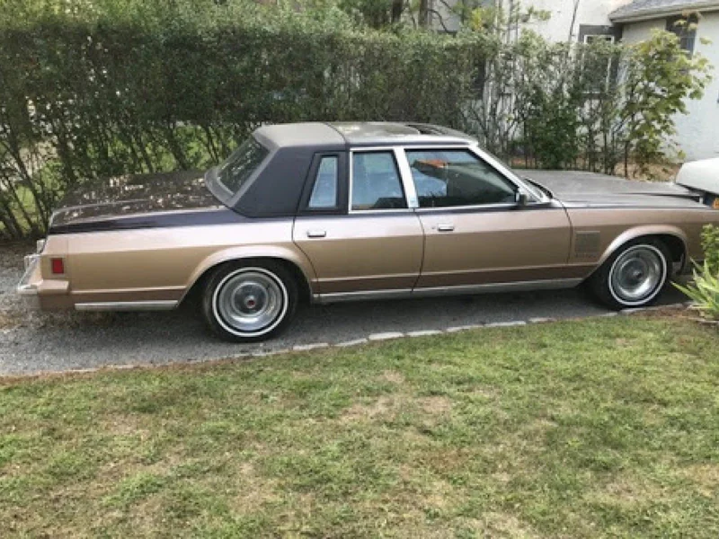 1981 Chrysler New Yorker 2
