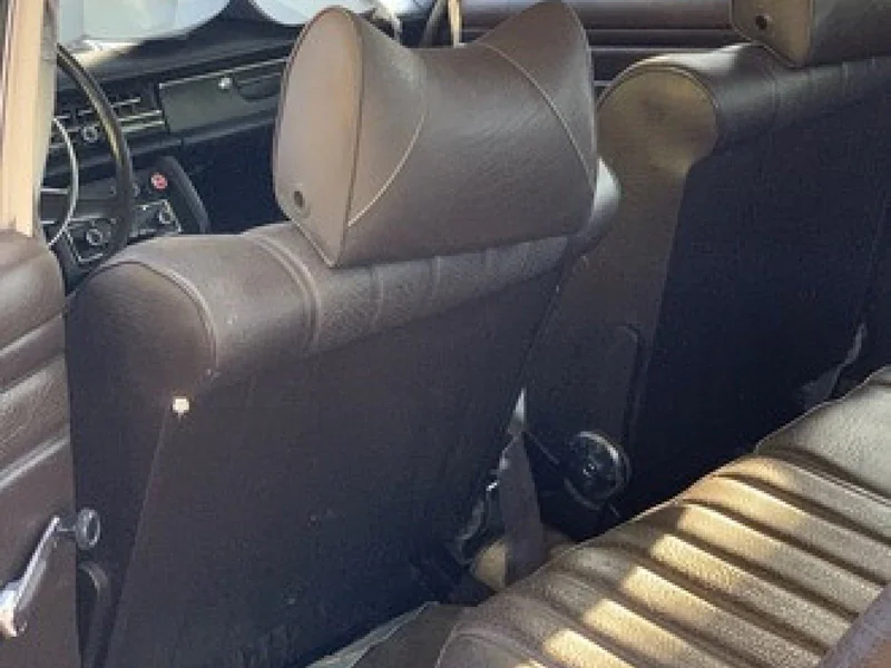 1972 Mercedes-Benz 220d 8
