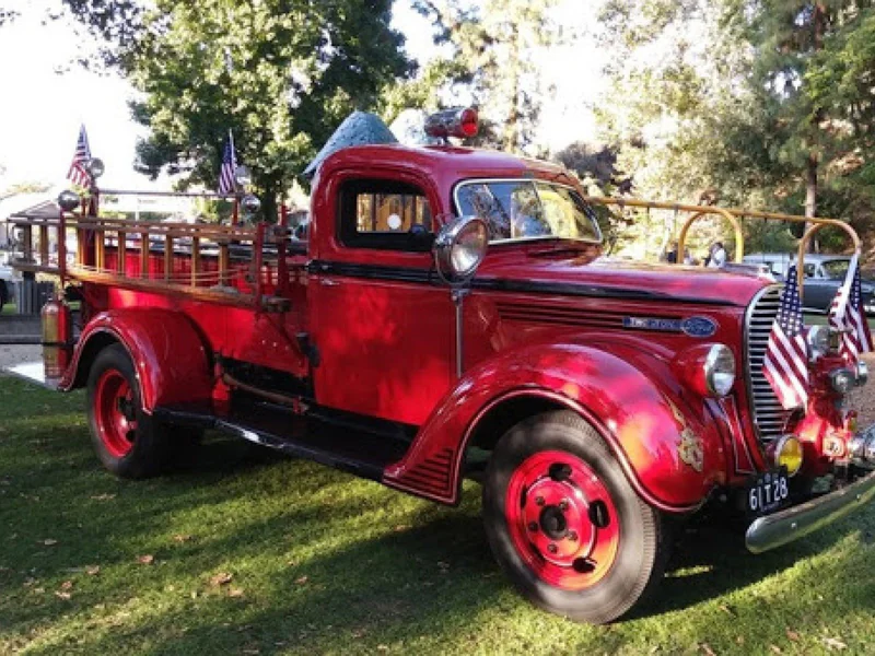 1939 Ford Fire Truck - Bickle-Seagrave 4