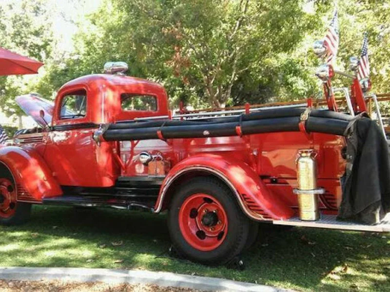 1939 Ford Fire Truck - Bickle-Seagrave 5