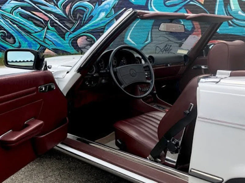 1988 Mercedes-Benz 560 Class 34