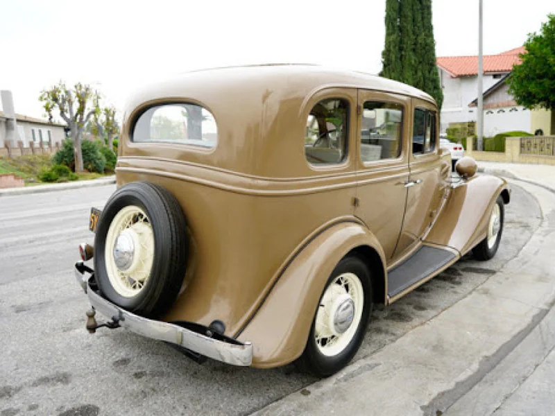 1935 Chevrolet 4-Door Standard Sedan 6