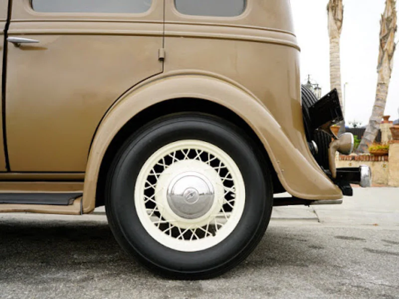 1935 Chevrolet 4-Door Standard Sedan 19