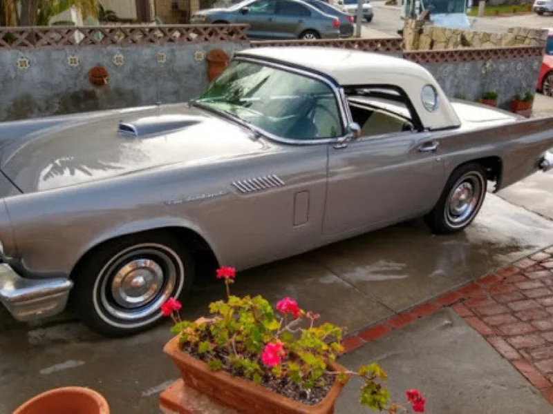1957 Ford Thunderbird
