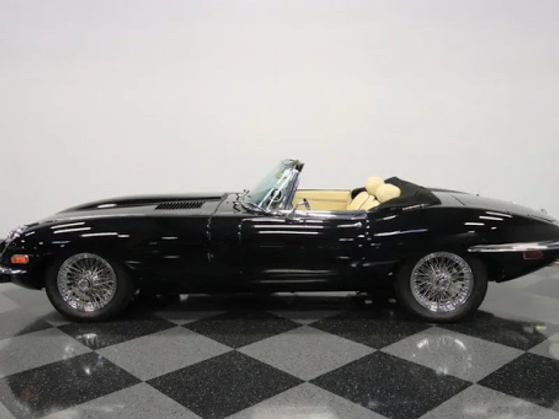 1969 Jaguar E-Type XKE 2