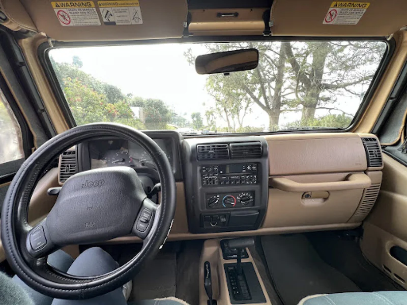 2000 Jeep Wrangler Sahara 2