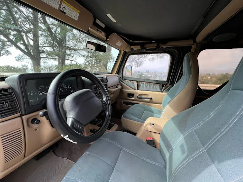 2000 Jeep Wrangler Sahara 9