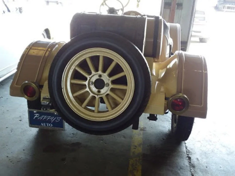 1914 Stutz Bearcat Replica 5