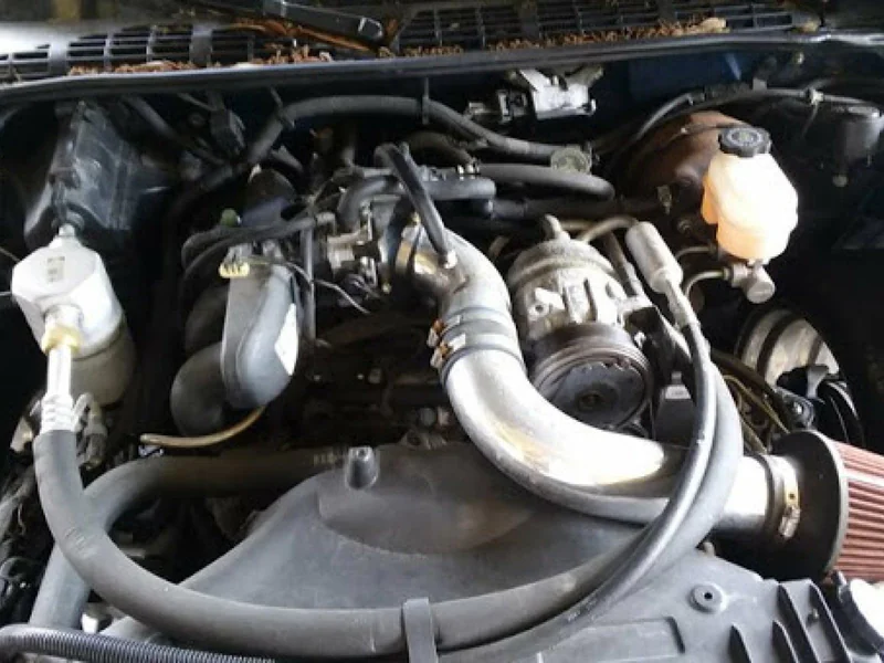 2000 Chevrolet S10 Pick-up Truck 6
