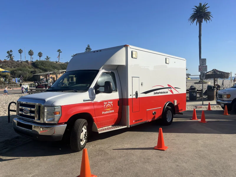 2014 Ford Ambulance service window truck  3