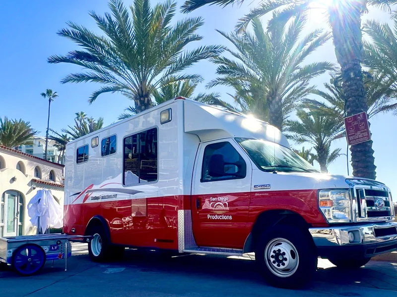 2014 Ford Ambulance service window truck  4