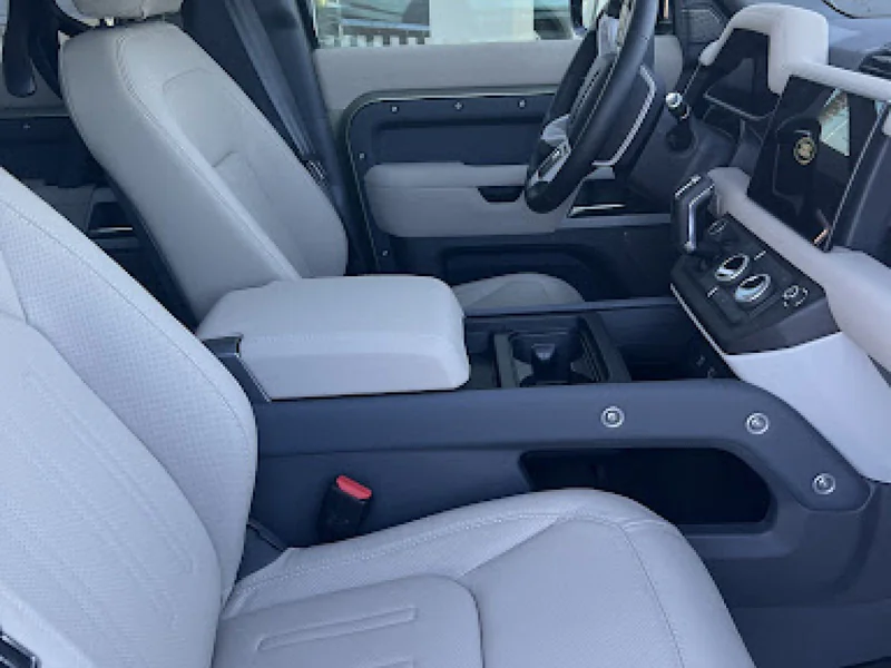 2022 Land Rover Defender 2