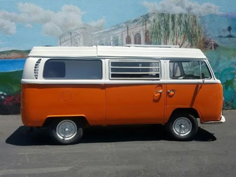 1968 Volkswagen Type II Bus 1