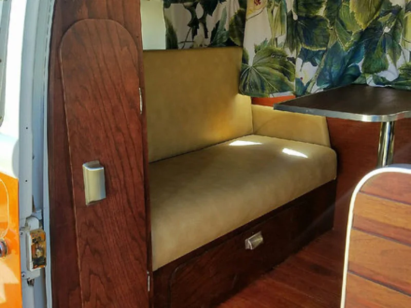 1968 Volkswagen Type II Bus 2