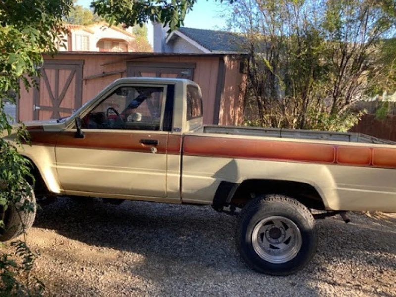 1986 Toyota Pickup 3
