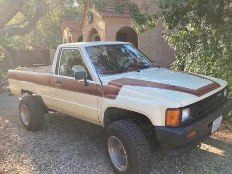 1986 Toyota Pickup 5