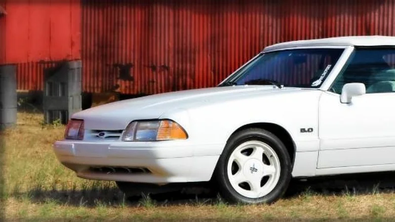 1993 Ford Mustang 2