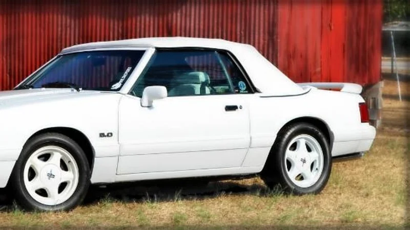 1993 Ford Mustang 3