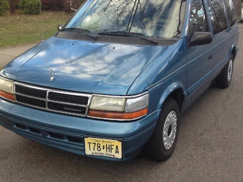 1995 Plymouth Voyager 4