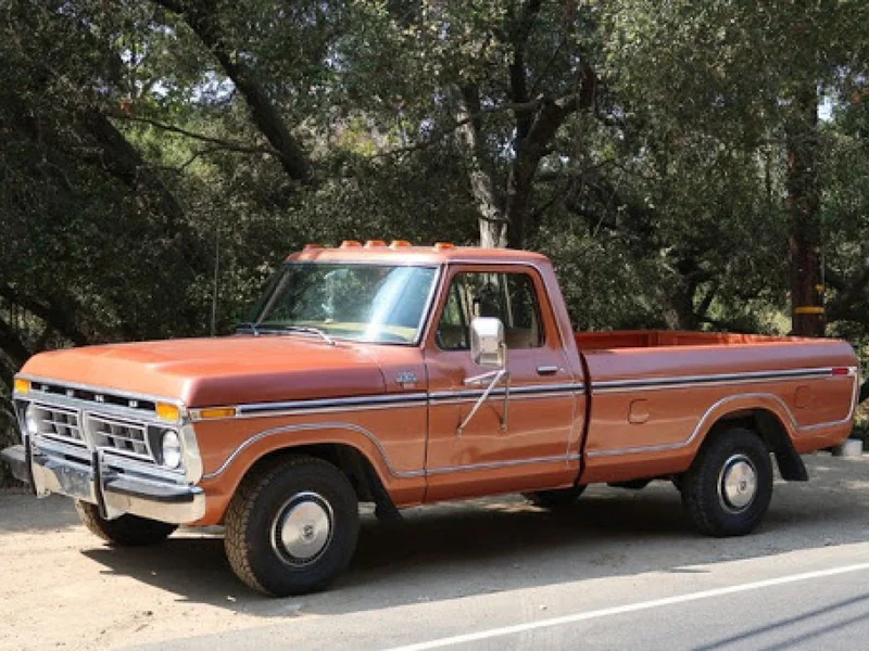 1977 Ford F-150 Ranger XLT 2