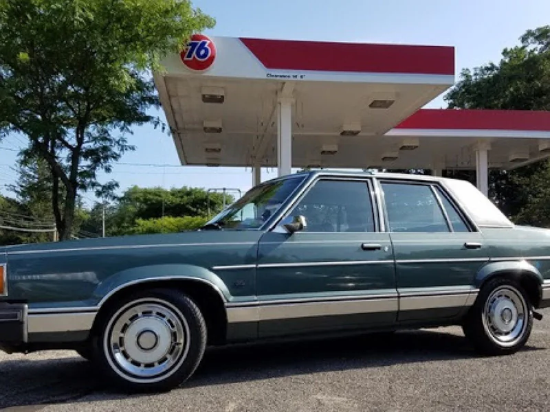 1981 Ford Granada 4