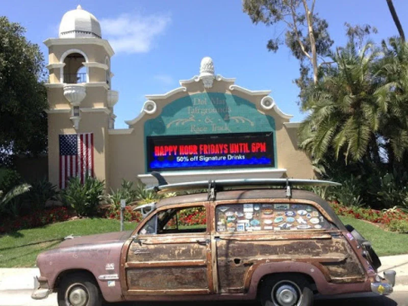 1951 Ford Woodie 9