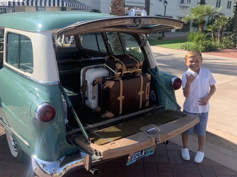 1953 Ford Country Sedan Wagon 14