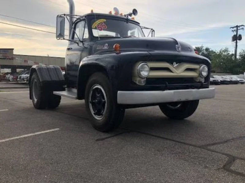 1955 Ford F800 2