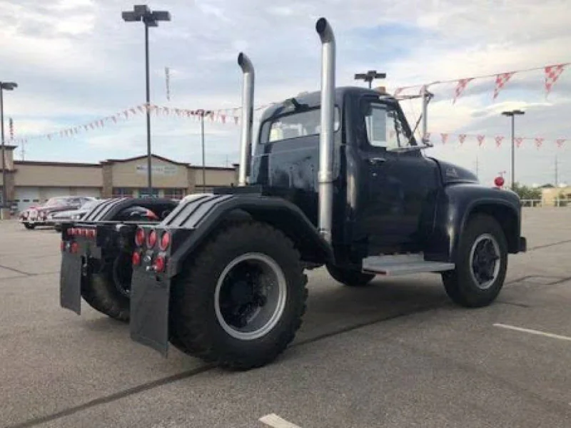 1955 Ford F800 4