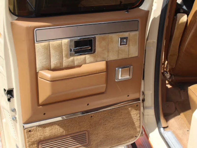 1988 Chevrolet Suburban 2