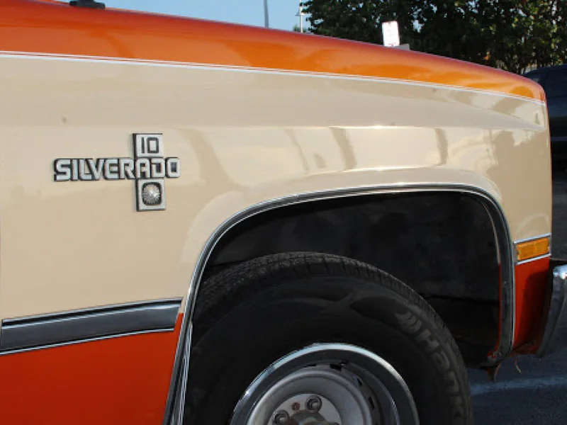 1988 Chevrolet Suburban 4