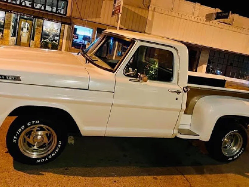 1967 Ford F-100 2