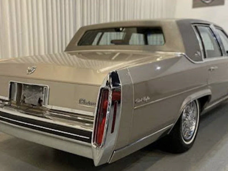 1985 Cadillac Fleetwood Brougham D’Elegance 5