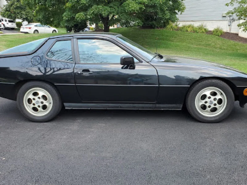 1988 Porsche 924s 4