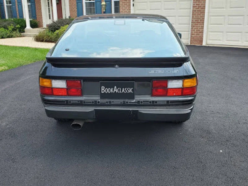 1988 Porsche 924s 7