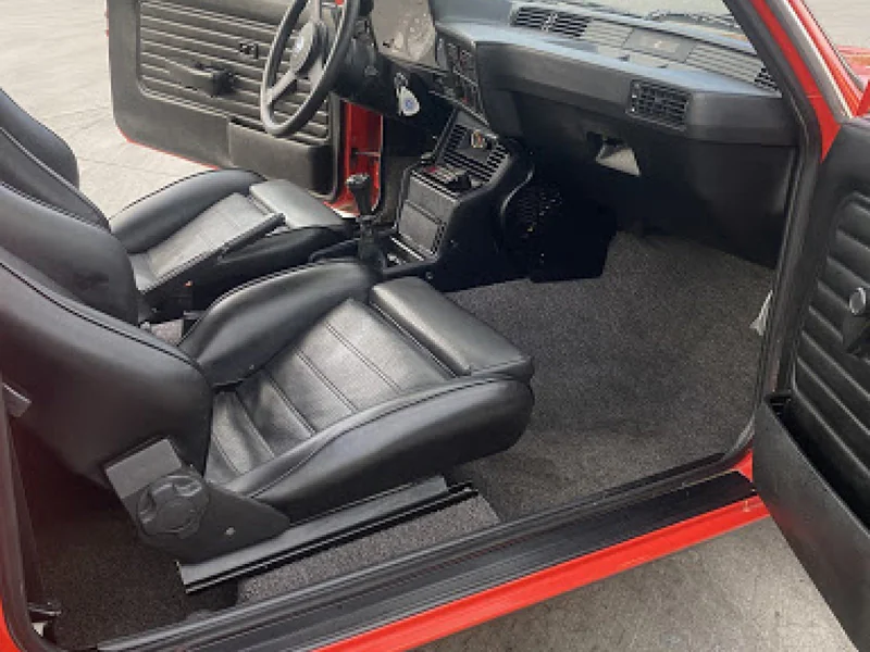 1982 BMW 320is 9
