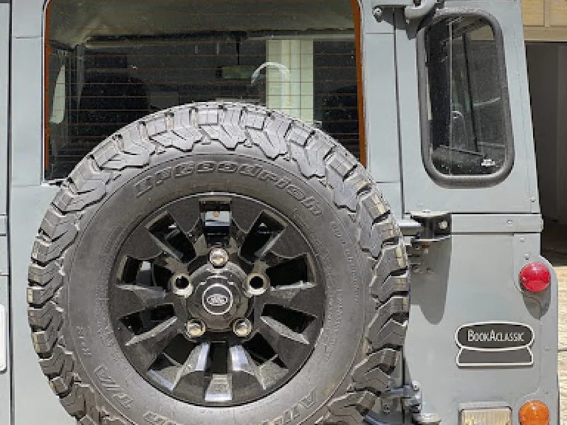 1990 Land Rover Defender