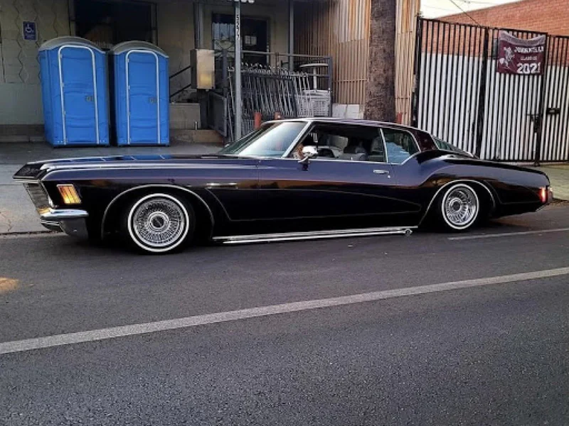 1971 Buick Riviera 2