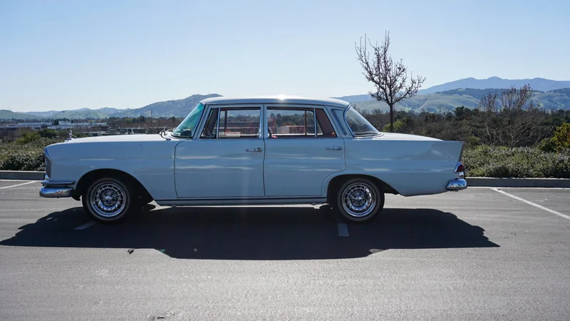 1961 Mercedes-Benz 220B 3