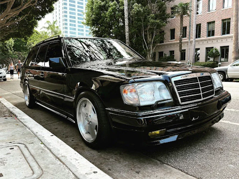 1995 Mercedes-Benz E320 AMG 4